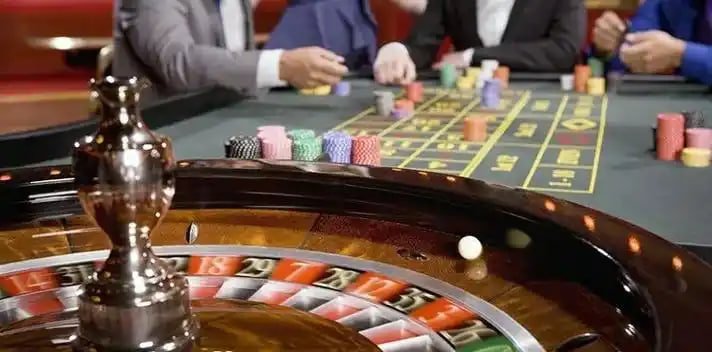 MMK365 Live Casino VIP table Baccarat ကစားသူများ Myanmar ကျပ်ဖြင့် ကစားနေသောပုံ